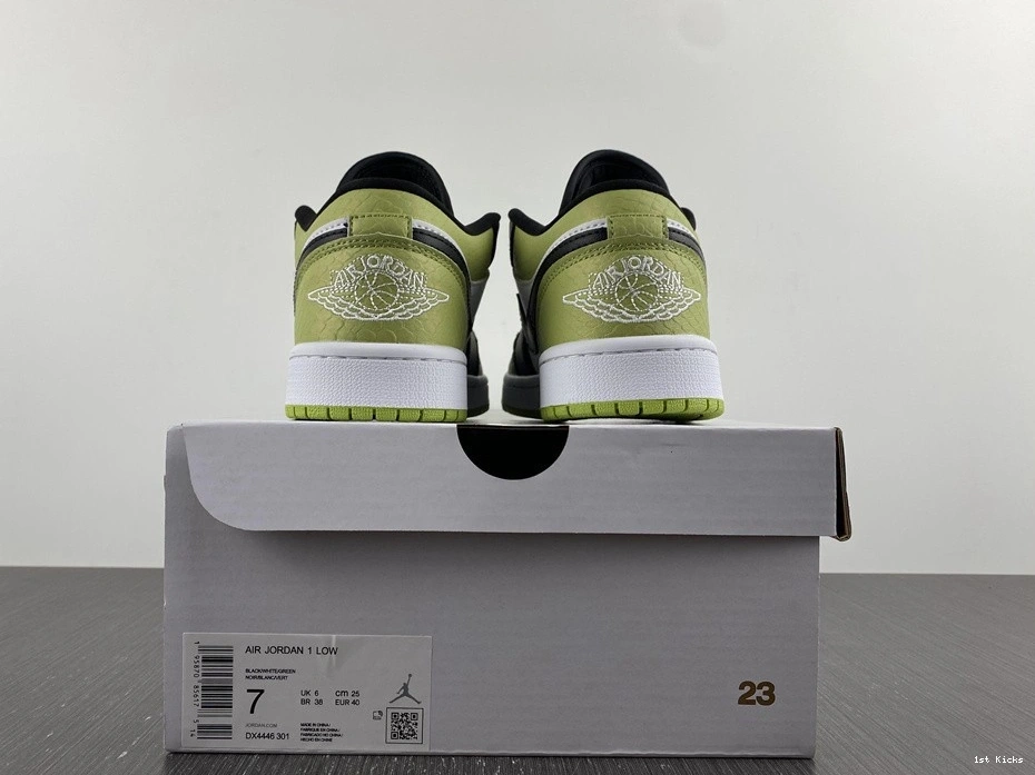 Green Snakeskin DX4446-301 Vivid Jordan (W) 1 Low - 1012